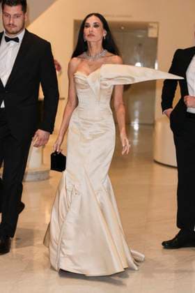 Cannes - Demi Moore At The Martinez Demi Moore is spotted at Hotel Martinez during the 77th Cannes Film Festival on May 19, 2024 in Cannes, France. Photo by Marco Piovanotto ABACAPRESS.COM Cannes France  Copyright: xPiovanottoxMarco ABACAx