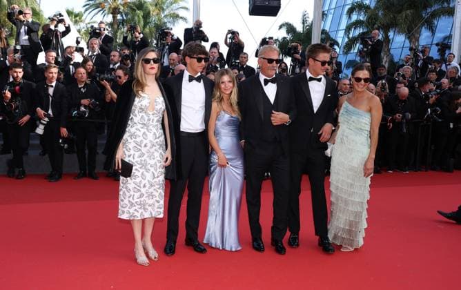 May 19, 2024, Cannes, France: Annie Costner, Cayden Wyatt Costner, Kevin Costner, Grace Avery Costner, Hayes Logan Costner, Lily Costner attend the Horizon: An American Saga Red Carpet at the 77th annual Cannes Film Festival at Palais des Festivals on May 19, 2024 in Cannes, France. Cannes France - ZUMAs181 20240519_zea_s181_073 Copyright: xDGPx