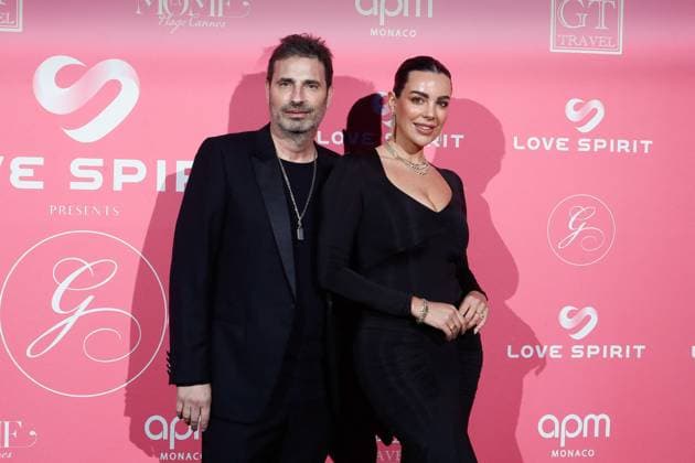 Global Gift Gala Evening at La MÃ me beach during the 77th Cannes International Film Festival Richard Orlinski and Nadine Mirada Global Gift Gala Evening at La MÃ me beach during the 77th Cannes International Film Festival on May 19, 2024 Christophe Clovis Bestimage Global Gift Gala Evening at La MÃ me beach during the 77th Cannes International Film Festival on May 19, 2024 Cannes France  Copyright: xChristophexClovisx xBestimagexChristophexClovisx xBestimagex