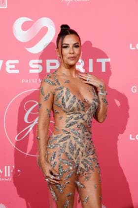 Global Gift Gala Evening at La MÃ me beach during the 77th Cannes International Film Festival Eva Longoria Global Gift Gala Evening at La MÃ me beach during the 77th Cannes International Film Festival on May 19, 2024 Christophe Clovis Bestimage Global Gift Gala Evening at La MÃ me beach during the 77th Cannes International Film Festival on May 19, 2024 Cannes France  Copyright: xChristophexClovisx xBestimagexChristophexClovisx xBestimagex