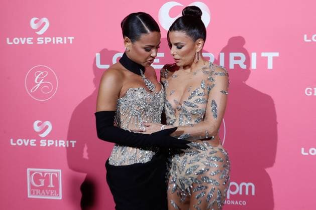 Global Gift Gala Evening at La MÃ me beach during the 77th Cannes International Film Festival Christina Milian and Eva Longoria, victims of an outfit incident, get hung up for a few seconds because of their dresses Global Gift Gala Evening at La MÃ me beach during the 77th Cannes International Film Festival on May 19, 2024 Christophe Clovis Bestimage Global Gift Gala Evening at La MÃ me beach during the 77th Cannes International Film Festival on May 19, 2024 Cannes France  Copyright: xChristophexClovisx xBestimagexChristophexClovisx xBestimagex
