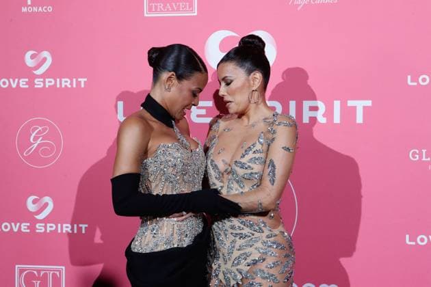 Global Gift Gala Evening at La MÃ me beach during the 77th Cannes International Film Festival Christina Milian and Eva Longoria, victims of an outfit incident, get hung up for a few seconds because of their dresses Global Gift Gala Evening at La MÃ me beach during the 77th Cannes International Film Festival on May 19, 2024 Christophe Clovis Bestimage Global Gift Gala Evening at La MÃ me beach during the 77th Cannes International Film Festival on May 19, 2024 Cannes France  Copyright: xChristophexClovisx xBestimagexChristophexClovisx xBestimagex