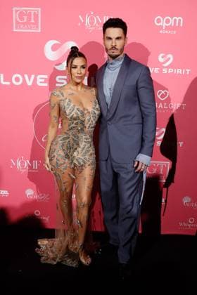 Global Gift Gala Evening at La MÃ me beach during the 77th Cannes International Film Festival Eva Longoria, Baptiste Giabiconi Global Gift Gala Evening at La MÃ me beach during the 77th Cannes International Film Festival on May 19, 2024 Cannes France Christophe Clovis Bestimage Global Gift Gala Evening at La MÃ me beach during the 77th Cannes International Film Festival on May 19, 2024 Cannes France  Copyright: xChristophexClovisx xBestimagexChristophexClovisx xBestimagex