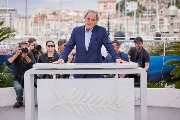 Photocall du film Lula lors du 77eme Festival International du Film de Cannes Oliver Stone Photocall du film Lula lors du 77eme Festival International du Film de Cannes le 20 mai 2024 Moreau Jacovides Bestimage Lula Photocall at the 77th annual Cannes Film Festival at Palais des Festivals on May 20, 2024 in Cannes, France Cannes France  Copyright: xJACOVIDES-MOREAUx xBESTIMAGExJACOVIDES-MOREAUx xBESTIMAGEx