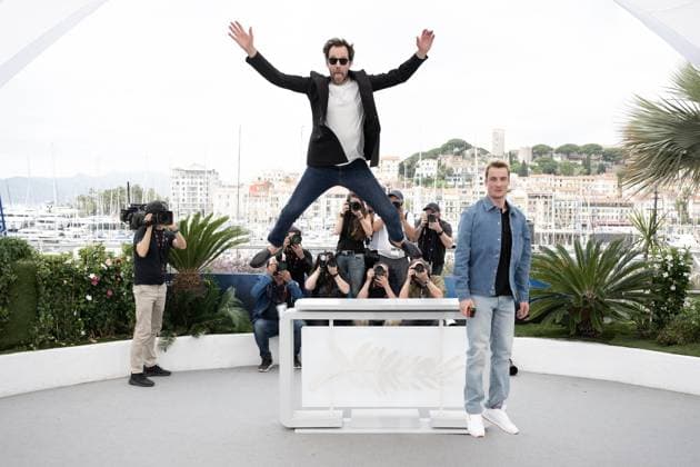Entertainment Bilder des Tages Annual Cannes Film Festival - En Fanfare Photocall - Cannes DN Pierre Lottin and Benjamin Lavernhe attend the En Fanfare (The Marching Band) Photocall at the 77th annual Cannes Film Festival at Palais des Festivals on May 20, 2024 in Cannes, France. Photo by David NIVIERE ABACAPRESS.COM CANNES France  Copyright: xNivierexDavid ABACAPRESS.COMx