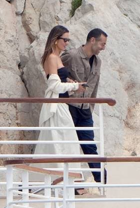 Alessandra Ambrosio At Eden Roc - Antibes Alessandra Ambrosio and Mohammed Al Turki enjoying at the Eden Roc hotel, in Antibes, France, on May 20, 2024, during the 77th Annual Cannes Film Festival. Photo by ABACAPRESS.COM Antibes France  Copyright: xABACAx