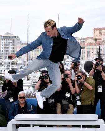 Cannes, France: Cannes, 77th Cannes Film Festival 2024 Photocall film En Fanfare (The Marching Band) In the photo: Pierre Lottin Cannes France  - ZUMAp169 20240520_zea_p169_601 Copyright: xAlbertoxTerenghix