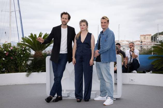 Cannes - En Fanfare Photocall Pierre Lottin, Sarah Suco and Benjamin Lavernhe attend the En Fanfare (The Marching Band) photocall at the 77th annual Cannes Film Festival at Palais des Festivals on May 20, 2024 in Cannes, France. Photo by Shootpix ABACAPRESS.COM Cannes France  Copyright: xShootpix ABACAx