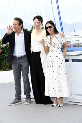 Dennis Quaid, Coralie Fargeat and Demi Moore at the photocall THE SUBSTANCE at the 77 th Cannes Film Festival 20 05 2024