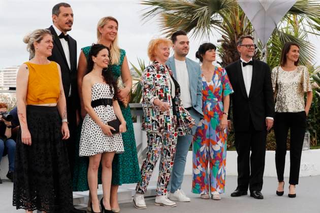 Apprendre photocall in Cannes CANNES, FRANCE - MAY 20: Elodie Vaulay, Mohamed Ameur, Halima Hocine, Sophie Axus, Claire Simon, Vincent Cardoso, Morgane Lecompte, Bertrand Quinet and Estelle Lavault at the Apprendre photocall at the 77th annual Cannes Film Festival at Palais des Festivals on May 20, 2024 in Cannes, France. CAP GOL GOL Cannes Provence-Alpes-Côte d Azur France Copyright: xRickxGold CapitalxPicturesx