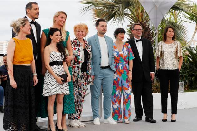 Apprendre photocall in Cannes CANNES, FRANCE - MAY 20: Elodie Vaulay, Mohamed Ameur, Halima Hocine, Sophie Axus, Claire Simon, Vincent Cardoso, Morgane Lecompte, Bertrand Quinet and Estelle Lavault at the Apprendre photocall at the 77th annual Cannes Film Festival at Palais des Festivals on May 20, 2024 in Cannes, France. CAP GOL GOL Cannes Provence-Alpes-Côte d Azur France Copyright: xRickxGold CapitalxPicturesx