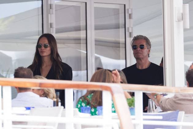 Natasha Poly At Eden Roc - Antibes Please Hide Children?s Faces Prior To The Publication - Natasha Poly and Peter Bakker with children seen at the Cap Eden Roc hotel in Antibes, France, on May 20, 2024, during the Cannes Film Festival. Photo by ABACAPRESS.COM Antibes France  Copyright: xABACAx