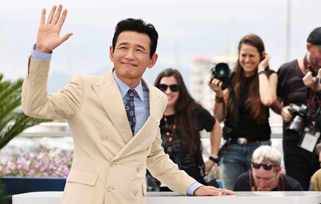 (240520) -- CANNES, May 20, 2024 -- Actor Hwang Jung-Min poses during a photocall for the film Veteran 2 at the 77th Cannes Film Festival in Cannes, southern France, May 20, 2024. ) FRANCE-CANNES-FILM FESTIVAL-VETERAN 2 GaoxJing 