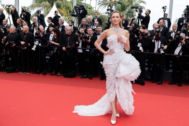 B MontÃ e des marches du film Â The Apprentice Â lors du 77eme Festival International du Film de Cannes Candice Swanepoel MontÃ e des marches du film Â The Apprentice Â lors du 77eme Festival International du Film de Cannes, au Palais des Festivals Ã Cannes Le 20 mai 2024 Olivier Borde Bestimage Red carpet of the movie Â The Apprentice Â during the 77th Cannes International Film Festival at the Palais des Festivals in Cannes, France On may 20th 2024 Cannes France  Copyright: xOLIVIERxBORDEx xBESTIMAGExOLIVIERxBORDEx xBESTIMAGEx