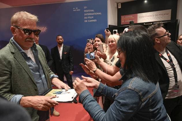77eme Festival International du Film de Cannes MontÃ e des marches du film 77th International Cannes Film Festival Press Conference HORIZON KEVIN COSTNER 305241 2024 05 20 Costner, Kevin  Copyright: xSergexArnalx xStarfacex STAR_305241_001