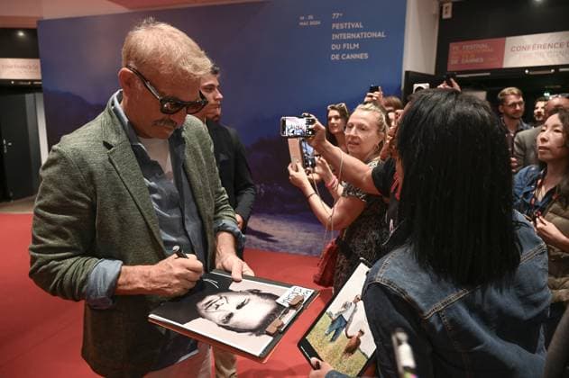 77eme Festival International du Film de Cannes MontÃ e des marches du film 77th International Cannes Film Festival Press Conference HORIZON KEVIN COSTNER 305241 2024 05 20 Costner, Kevin  Copyright: xSergexArnalx xStarfacex STAR_305241_002