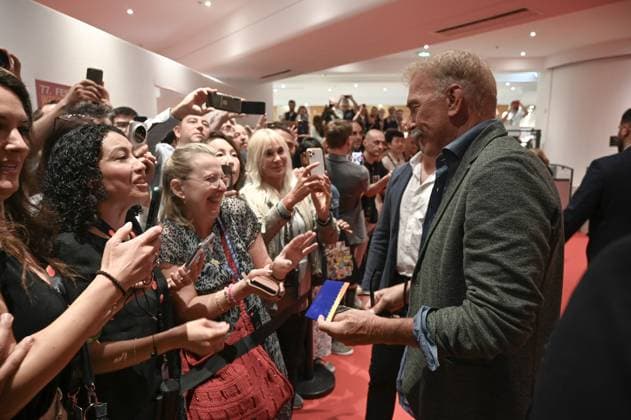77eme Festival International du Film de Cannes MontÃ e des marches du film 77th International Cannes Film Festival Press Conference HORIZON KEVIN COSTNER 305241 2024 05 20 Costner, Kevin  Copyright: xSergexArnalx xStarfacex STAR_305241_007