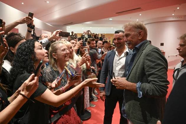 77eme Festival International du Film de Cannes MontÃ e des marches du film 77th International Cannes Film Festival Press Conference HORIZON KEVIN COSTNER 305241 2024 05 20 Costner, Kevin  Copyright: xSergexArnalx xStarfacex STAR_305241_010