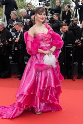 B MontÃ e des marches du film Â The Apprentice Â lors du 77eme Festival International du Film de Cannes Urvashi Rautela MontÃ e des marches du film Â The Apprentice Â lors du 77eme Festival International du Film de Cannes, au Palais des Festivals Ã Cannes On may 20th 2024 Olivier Borde Bestimage Red carpet of the movie Â The Apprentice Â during the 77th Cannes International Film Festival at the Palais des Festivals in Cannes, France On may 20th 2024 Cannes France  Copyright: xOLIVIERxBORDEx xBESTIMAGExOLIVIERxBORDEx xBESTIMAGEx