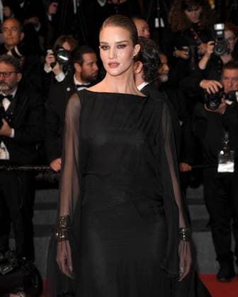 Cannes, 77th Cannes Film Festival 2024, Red carpet film The Shrouds (Les Linceuls) In the photo: Rosie Huntington-Whiteley  Copyright: xAlbertoxTerenghix xipa-agency.nex xPoolxPhotoxEventsx03x IPA_Agency_IPA46323588