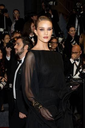 M MontÃ e des marches du film Â The Shrouds Les linceuls Â lors du 77eme Festival International du Film de Cannes Rosie Huntington Whiteley MontÃ e des marches du film Â Les Linceuls Â lors du 77eme Festival International du Film de Cannes, au Palais des Festivals Ã Cannes On may 20th 2024 Jacovides Moreau Bestimage Red carpet of the movie Â The Shrouds Â during the 77th Cannes International Film Festival at the Palais des Festivals in Cannes, France On may 20th 2024 Cannes France  Copyright: xJACOVIDES-MOREAUx xBESTIMAGExJACOVIDES-MOREAUx xBESTIMAGEx