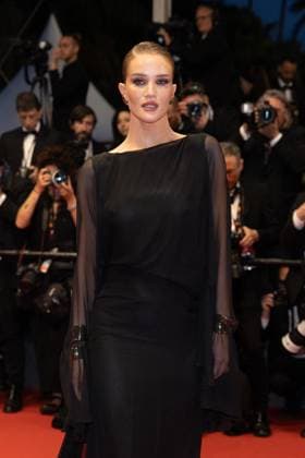 B MontÃ e des marches du film Â The Shrouds Les linceuls Â lors du 77eme Festival International du Film de Cannes Rosie Huntington Whiteley MontÃ e des marches du film Â Les Linceuls Â lors du 77eme Festival International du Film de Cannes, au Palais des Festivals Ã Cannes On may 20th 2024 Olivier Borde Bestimage Red carpet of the movie Â The Shrouds Â during the 77th Cannes International Film Festival at the Palais des Festivals in Cannes, France On may 20th 2024 Cannes France  Copyright: xOLIVIERxBORDEx xBESTIMAGExOLIVIERxBORDEx xBESTIMAGEx