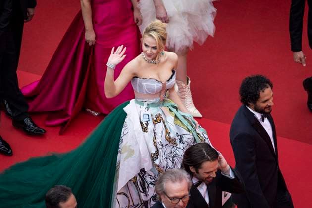 Maria Bakalova MontÃ e des marches of the movie Â The Apprentice Â during the 77th Cannes International Film Festival at the Palais des Festivals in Cannes On may 20th 2024 Olivier Borde Pool Cannes Bestimage Red carpet of the movie Â The Apprentice Â during the 77th Cannes International Film Festival at the Palais des Festivals in Cannes, France On may 20th 2024 Cannes France  Copyright: xPoolxCannesx xBestimagexPoolxCannesx xBestimagex