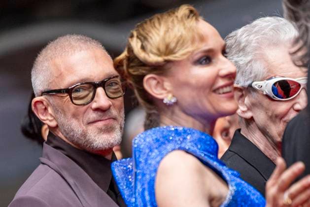 B MontÃ e des marches du film Â The Shrouds Les linceuls Â lors du 77eme Festival International du Film de Cannes Vincent Cassel, Diane Kruger MontÃ e des marches du film Â Les Linceuls Â lors du 77eme Festival International du Film de Cannes, au Palais des Festivals Ã Cannes On may 20th 2024 Olivier Borde Bestimage Red carpet of the movie Â The Shrouds Â during the 77th Cannes International Film Festival at the Palais des Festivals in Cannes, France On may 20th 2024 Cannes France  Copyright: xOLIVIERxBORDEx xBESTIMAGExOLIVIERxBORDEx xBESTIMAGEx