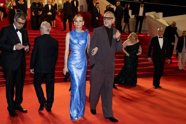 M Descente des marches du film Â The Shrouds Â lors du 77eme Festival International du Film de Cannes Diane Kruger, Vincent Cassel Descente des marches du film Â Les Linceuls Â lors du 77eme Festival International du Film de Cannes, au Palais des Festivals Ã Cannes On may 20th 2024 Jacovides Moreau Bestimage People leaving the red carpet of the movie Â The Shrouds Â during the 77th Cannes International Film Festival at the Palais des Festivals in Cannes, France On may 20th 2024 Cannes France  Copyright: xJACOVIDES-MOREAUx xBESTIMAGExJACOVIDES-MOREAUx xBESTIMAGEx