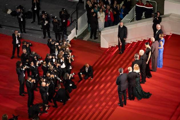 Pool Descente des marches du film Â The Shrouds Â lors du 77eme Festival International du Film de Cannes SaÃ¯d Ben SaÃ¯d, Martin Katz, Elizabeth Saunders, Guy Pearce, David Cronenberg, Sandrine Holt, Vincent Cassel, Diane Kruger, Thierry FrÃ maux Descente des marches du film Â Les Linceuls Â lors du 77eme Festival International du Film de Cannes, au Palais des Festivals Ã Cannes On may 20th 2024 Olivier Borde Bestimage People leaving the red carpet of the movie Â The Shrouds Â during the 77th Cannes International Film Festival at the Palais des Festivals in Cannes, France On may 20th 2024 Cannes France  Copyright: xOLIVIERxBORDEx xBESTIMAGExOLIVIERxBORDEx xBESTIMAGEx