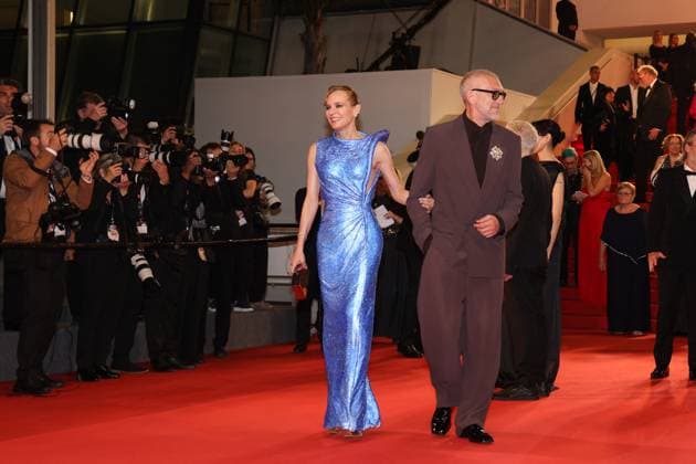 J Descente des marches du film Â The Shrouds Â lors du 77eme Festival International du Film de Cannes Diane Kruger, Vincent Cassel Descente des marches du film Â Les Linceuls Â lors du 77eme Festival International du Film de Cannes, au Palais des Festivals Ã Cannes On may 20th 2024 Jacovides Moreau Bestimage People leaving the red carpet of the movie Â The Shrouds Â during the 77th Cannes International Film Festival at the Palais des Festivals in Cannes, France On may 20th 2024 Cannes France  Copyright: xJACOVIDES-MOREAUx xBESTIMAGExJACOVIDES-MOREAUx xBESTIMAGEx