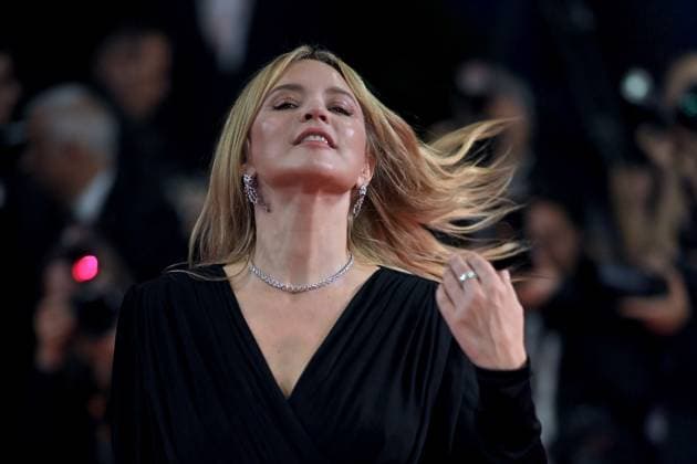 Cannes - The Shrouds Screening Virginie Efira attends the The Shrouds (Les Linceuls) screening at the 77th annual Cannes Film Festival at Palais des Festivals on May 20, 2024 in Cannes, France. Photo by Franck Castel ABACAPRESS.COM Cannes France  Copyright: xCastelxFranck ABACAx