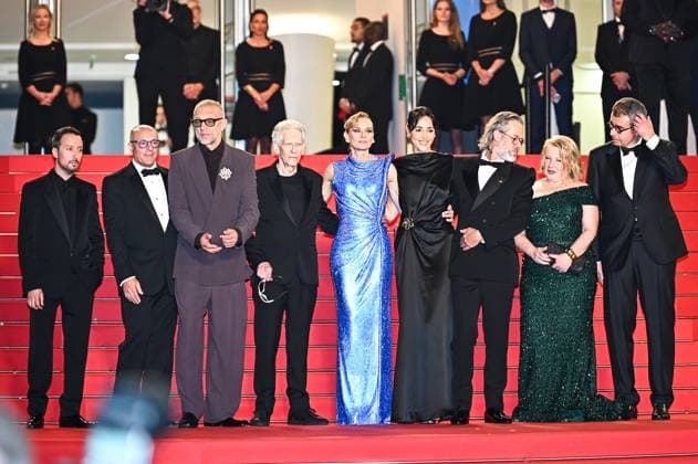 News - The Shrouds Red Carpet - The 77th Annual Cannes Film Festival Anthony Vaccarello, Martin Katz, Vincent Cassel, David Cronenberg, Diane Kruger, Sandrine Holt, Guy Pearce, Elizabeth Saunders and Said Ben Said attend the The Shrouds (Les Linceuls) Red Carpet at the 77th annual Cannes Film Festival at Palais des Festivals on May 20, 2024 in Cannes, France. Cannes Palais des Festival France Copyright: xStefanosxKyriazisx xLiveMediax LPN_1364404