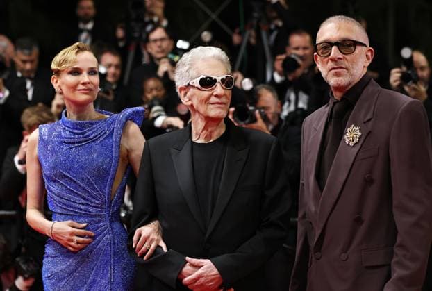 (240521) -- CANNES, May 21, 2024 -- Actress Diane Kruger (L), Canadian director David Cronenberg (C) and French actor Vincent Cassel arrive for the screening of the film The Shrouds at the 77th edition of the Cannes Film Festival in Cannes, southern France, on May 20, 2024. ) FRANCE-CANNES-FILM FESTIVAL-THE SHROUDS GaoxJing 