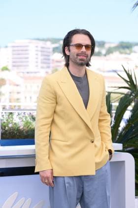 CANNES, FRANCE MAY 21 G D Sebastian STAN, actor, during the photocall of the film The Apprentice in competition at the 77th Cannes Film Festival at the Palais des Festivals on May 21, 2024 in Cannes, France CELEBRITES 77eme Festival de Cannes Photocall 21 05 2024 ValentinaClaret Panoramic 