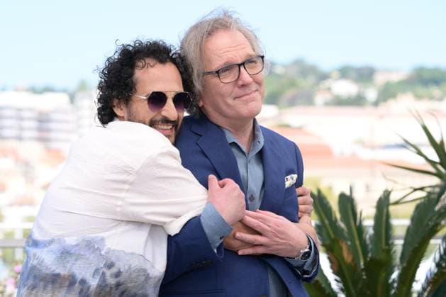 CANNES, FRANCE MAY 21 G D Ali ABBASI, director, Martin DONOVAN, actor, during the photocall of the film The Apprentice in Competition at the 77th Cannes Film Festival at the Palais des Festivals on May 21, 2024 in Cannes, France CELEBRITES 77eme Festival de Cannes Photocall 21 05 2024 ValentinaClaret Panoramic 