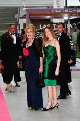 Carmen Thyssen Receives Bazaar Women in Art Award - Madrid Tita Cervera, Baroness Thyssen, and her daughter Carmen arrive at the Thysen-Bornemisza Museum to attend the Bazaar Women in Art award ceremony on May 20, 2024, in Madrid, Spain. Photo by Oscar Ortiz Europa Press ABACAPRESS.COM Madrid Spain  Copyright: xEuropaxPress ABACAx