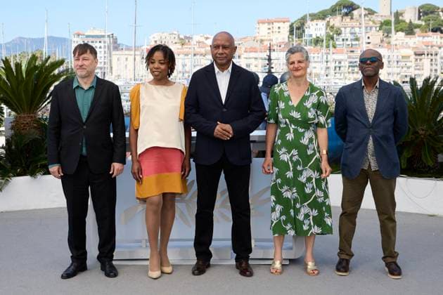 Photocall du film Ernest Cole, Lost and Found lors du 77eme Festival International du Film de Cannes Aleksei Aigi, Laurence Lascary, Raoul Peck, Alexandra Strauss, Leslie Matlaisane Photocall of the film Ernest Cole, Lost and Found lors du 77eme Festival International du Film de Cannes le 21 mai 2024 Jacovides Moreau Bestimage Photocall of the film Ernest Cole, Lost and Found during the 77th Cannes International Film Festival on May 21, 2024 Cannes France  Copyright: xJACOVIDES-MOREAUx xBESTIMAGExJACOVIDES-MOREAUx xBESTIMAGEx