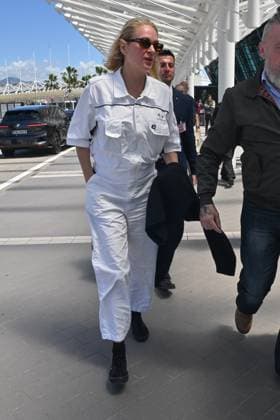 Cannes - Uma Thurman At Nice Airport Uma Thurman at Nice airport ahead the 77th Cannes Film Festival in Nice, France on May 21, 2024. Photo by Julien Reynaud APS-Medias ABACAPRESS.COM Nice France  Copyright: xReynaudxJulien APS-Medias ABACAx