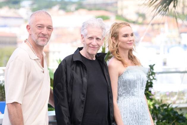 CANNES, FRANCE MAY 21 G D Vincent CASSEL, actor, David CRONENBERG, director, Diane KRUGER, actress, during the photocall of the film Les Linceuls screened in Competition at the 77th Cannes Film Festival at the Palais des Festivals on May 21, 2024 in Cannes, France CELEBRITES 77eme Festival de Cannes Photocall 21 05 2024 ValentinaClaret Panoramic 