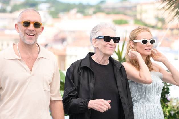 CANNES, FRANCE MAY 21 G D Vincent CASSEL, actor, David CRONENBERG, director, Diane KRUGER, actress, during the photocall of the film Les Linceuls screened in Competition at the 77th Cannes Film Festival at the Palais des Festivals on May 21, 2024 in Cannes, France CELEBRITES 77eme Festival de Cannes Photocall 21 05 2024 ValentinaClaret Panoramic 
