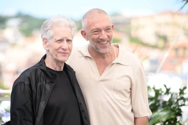 CANNES, FRANCE MAY 21 G D David CRONENBERG, director, Vincent CASSEL, actor, during the photocall of the film Les Linceuls screened in Competition at the 77th Cannes Film Festival at the Palais des Festivals on May 21, 2024 in Cannes, France CELEBRITES 77eme Festival de Cannes Photocall 21 05 2024 ValentinaClaret Panoramic 
