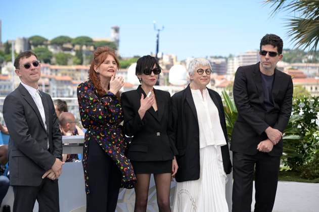 CANNES, FRANCE MAY 21 G D Paolo MORETTI, cinema programmer, Marie Castille MENTION SCHAAR, director, scriptwriter, producer, Lubna AZABAL, actress, Claudine NOUGARET, producer, director, Vladimir PERISIC, director, scenariste lors du photocall du Jury des courts mà trages et de la cinà f du 77eme Festival de Cannes au Palais des Festivals le 21 mai 2024 à Cannes, France CELEBRITES 77eme Festival de Cannes Photocall 21 05 2024 ValentinaClaret Panoramic