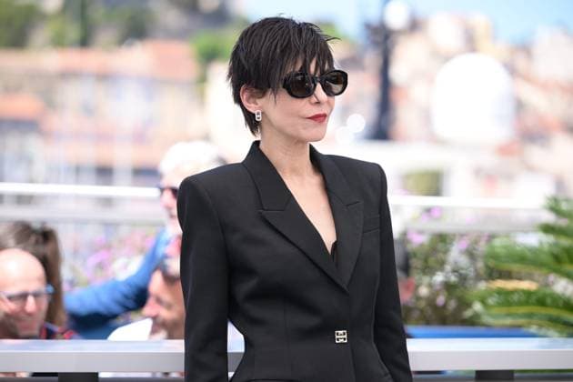 CANNES, FRANCE MAY 21 G D Lubna AZABAL, actress, during the photocall of the Jury of short films and cinema of the 77th Cannes Film Festival at the Palais des Festivals on May 21, 2024 in Cannes, France CELEBRITES 77th Cannes Film Festival Photocall 21 05 2024 ValentinaClaret Panoramic 