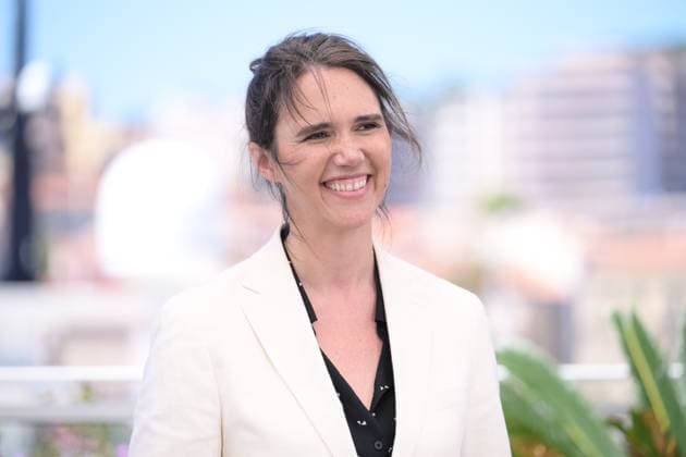 CANNES, FRANCE MAY 21 G D Jeanne HERRY, scriptwriter, during the photocall of the film Le Royaume competing in the Un Certain Regard selection at the 77th Cannes Film Festival at the Palais des Festivals on May 21, 2024 in Cannes, France CELEBRITES 77eme Festival de Cannes Photocall 21 05 2024 ValentinaClaret Panoramic 