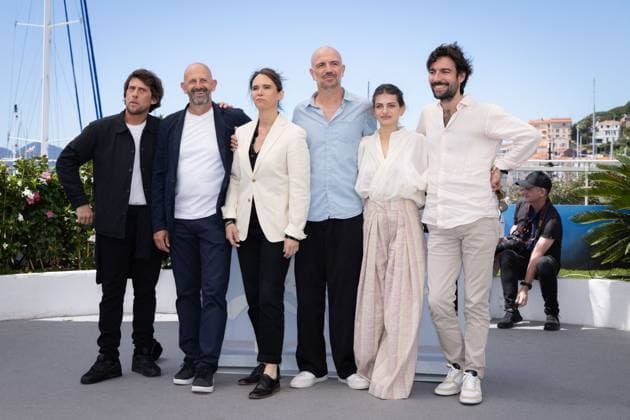 Cannes - Le Royaume Photocall Hugo Selignac, Saveriu Santucci, Jeanne Herry, Julien Colonna and Ghjuvanna Benedetti attend Le Royaume (The Kingdom) Photocall at the 77th annual Cannes Film Festival at Palais des Festivals on May 21, 2024 in Cannes, France. Photo by Shootpix ABACAPRESS.COM Cannes France  Copyright: xShootpix ABACAx