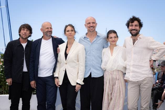 Cannes - Le Royaume Photocall Hugo Selignac, Saveriu Santucci, Jeanne Herry, Julien Colonna and Ghjuvanna Benedetti attend Le Royaume (The Kingdom) Photocall at the 77th annual Cannes Film Festival at Palais des Festivals on May 21, 2024 in Cannes, France. Photo by Shootpix ABACAPRESS.COM Cannes France  Copyright: xShootpix ABACAx