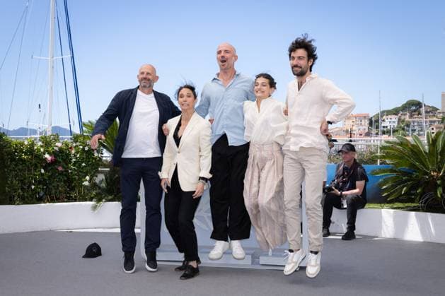 Cannes - Le Royaume Photocall Hugo Selignac, Saveriu Santucci, Jeanne Herry, Julien Colonna and Ghjuvanna Benedetti attend Le Royaume (The Kingdom) Photocall at the 77th annual Cannes Film Festival at Palais des Festivals on May 21, 2024 in Cannes, France. Photo by Shootpix ABACAPRESS.COM Cannes France  Copyright: xShootpix ABACAx
