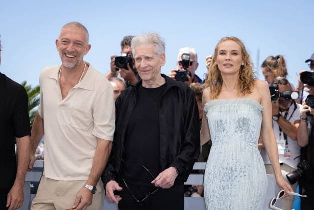 Cannes - The Shrouds Photocall Vincent Cassel, director David Cronenberg and Diane Kruger attend the The Shrouds (Les Linceuls) Photocall at the 77th annual Cannes Film Festival at Palais des Festivals on May 21, 2024 in Cannes, France. Photo by Shootpix ABACAPRESS.COM Cannes France  Copyright: xShootpix ABACAx
