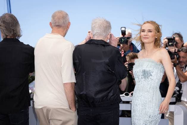 Cannes - The Shrouds Photocall Vincent Cassel, director David Cronenberg and Diane Kruger attend the The Shrouds (Les Linceuls) Photocall at the 77th annual Cannes Film Festival at Palais des Festivals on May 21, 2024 in Cannes, France. Photo by Shootpix ABACAPRESS.COM Cannes France  Copyright: xShootpix ABACAx